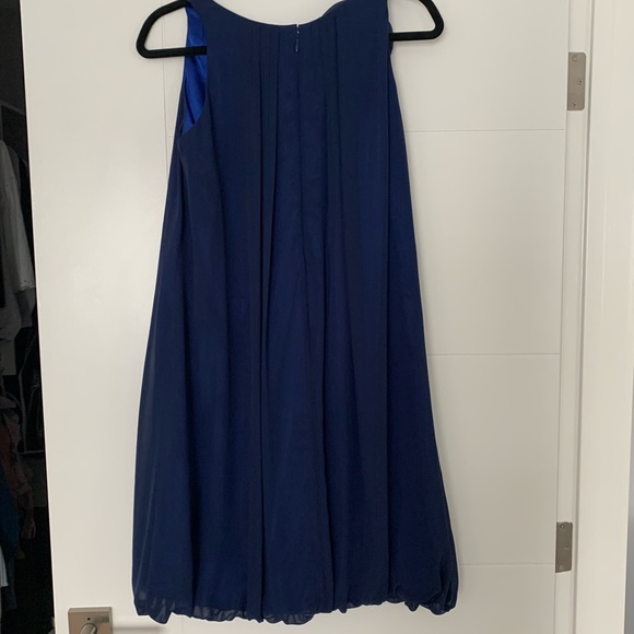 Blue chiffon cocktail dress with two beautiful flowers - Picture 2 of 3